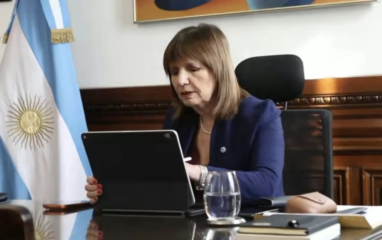 Bullrich sorprende con video y canción de Lali en plena tensión con Milei